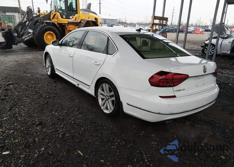 2017 Volkswagen Passat 1.8T Se из США, поврежденный, VIN 1VWGT7A32HC051353